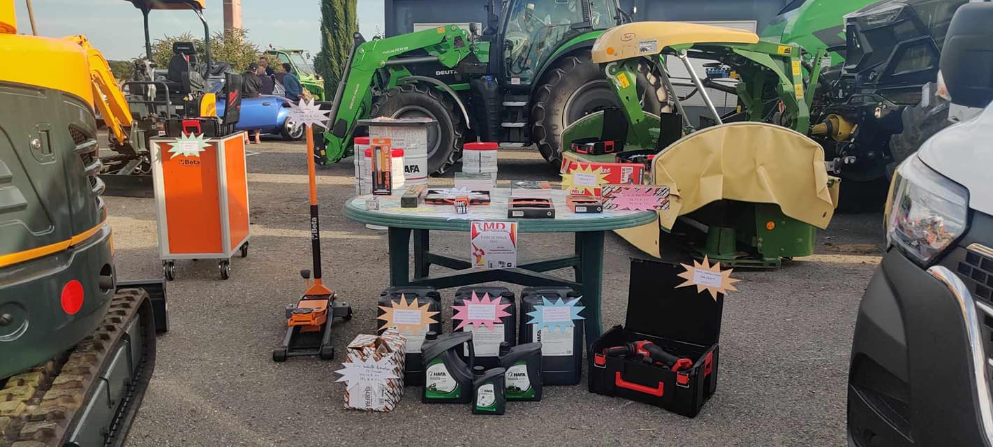 Stand matériel agricole et outillage garage md-services-mecanique-hydraulique-aveyron lors d’un salon pro en Aveyron